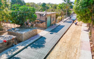 En barrio La Mina se están realizando los trabajos de pavimentación y en la ampliación de la red de agua potable